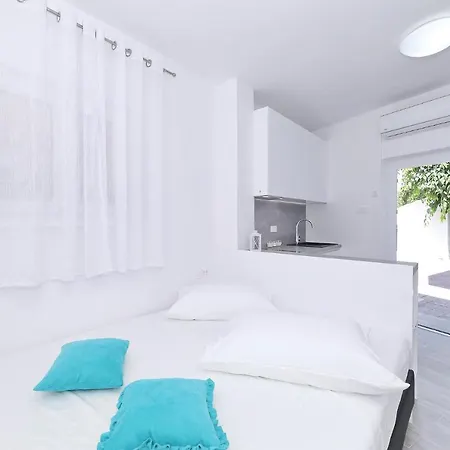 Silver Stars 1 Apartment *