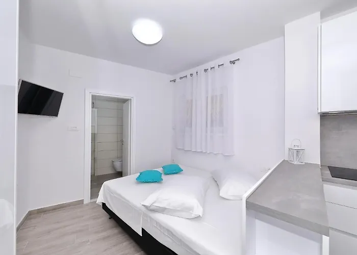 Silver Stars 1 Apartment *